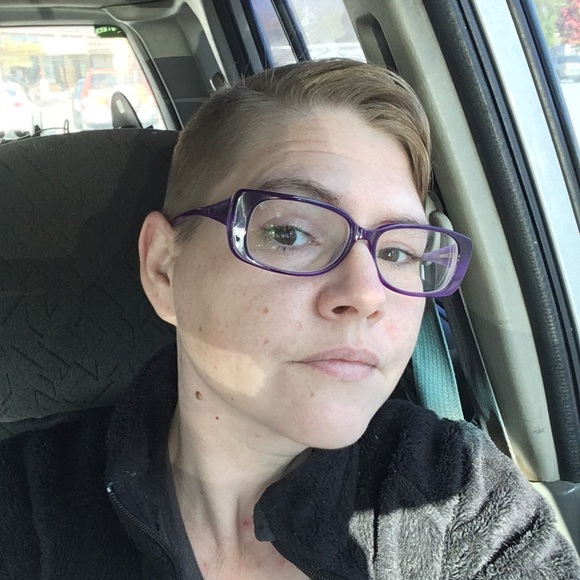 Meet your Posher, Deborah - Picture 1 of 1